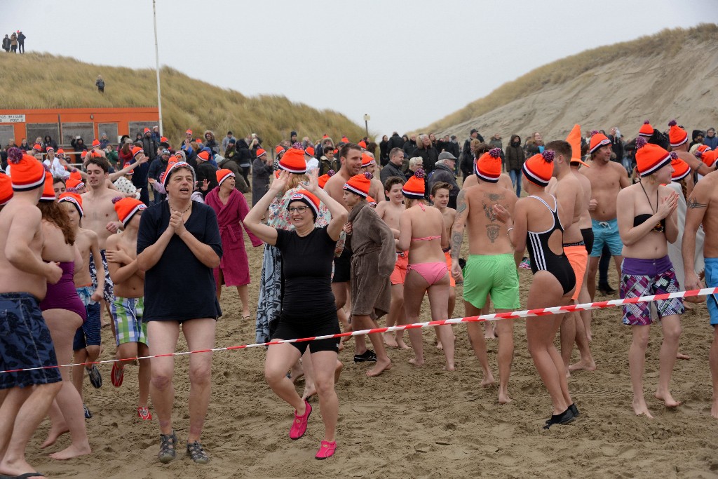 ../Images/Nieuwjaarsduik Nederzandt 2017 012.jpg